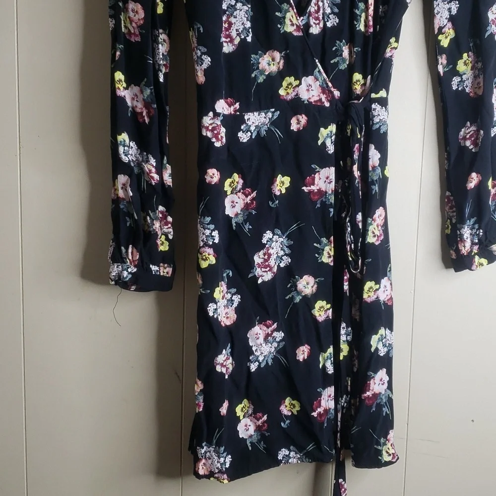 Miss Selfridge Long Sleeve Floral Wrap Dress (2) xsmall - Picture 2 of 6